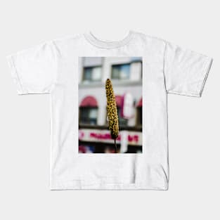 Cat tail seeding Kids T-Shirt